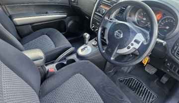 2010 Nissan X-Trail10.jpg